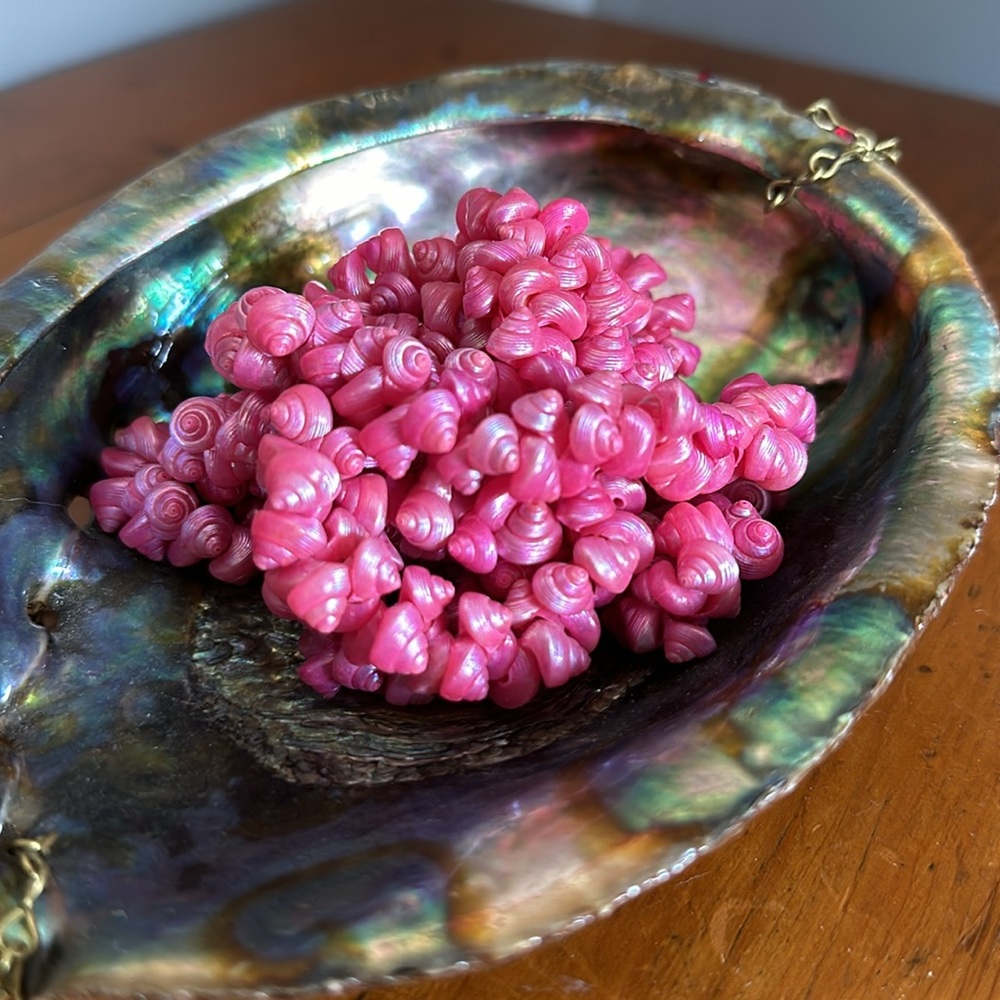 Hot Pink Shinning Shell Necklace - Picture 7 of 7